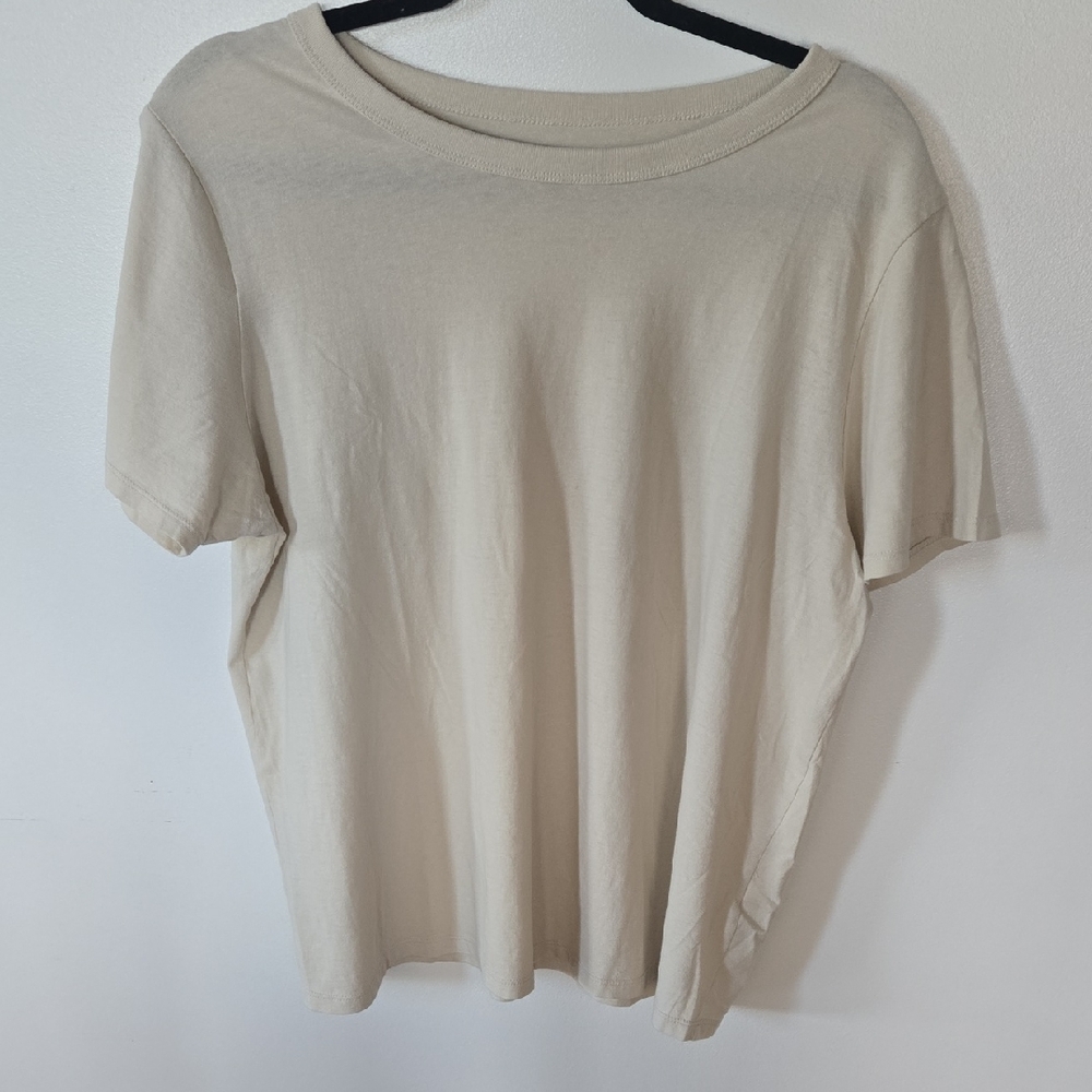 ⚘️Old Navy Cream Short Sleeve Tee